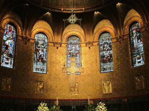 O altar da famosa Trinity Church, em Boston, em Massachusetts - Estados Unidos